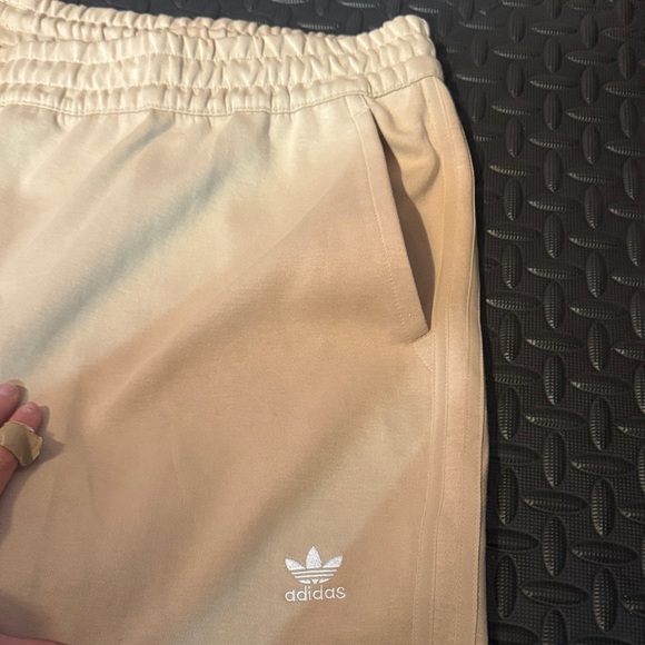 Adidas • NWOT Women's Beige Jogger Pants - Picture 4 of 6
